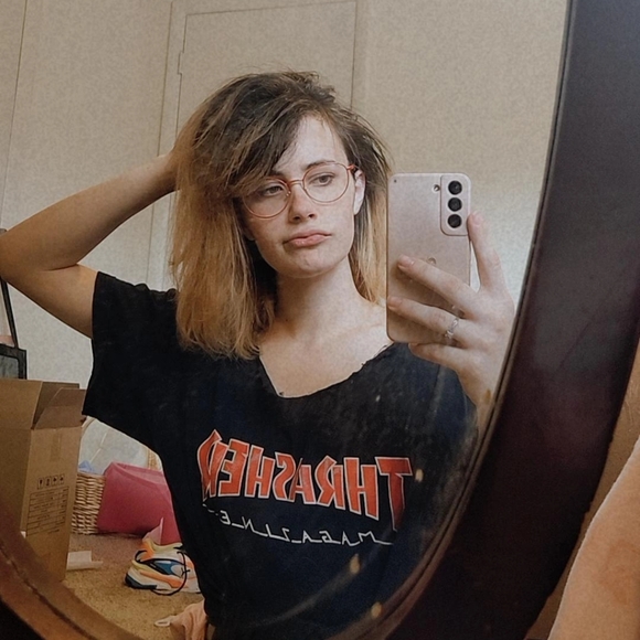 Meet your Posher, Amethyst - Picture 1 of 2